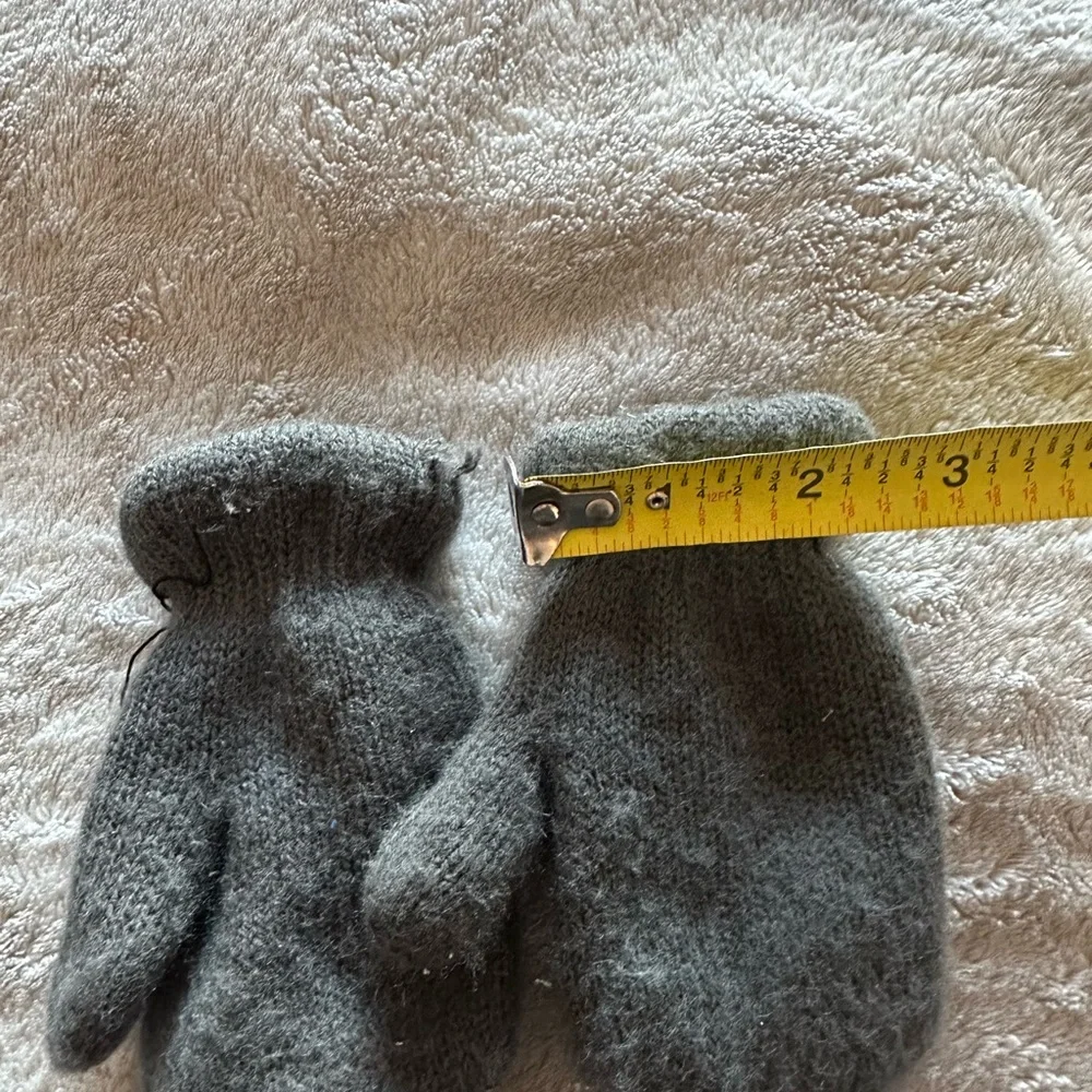 Kids mittens used